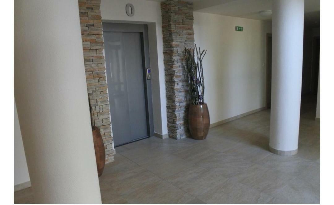 Apartman V Starej Lesnej S Balkonom Стара-Лесна Экстерьер фото